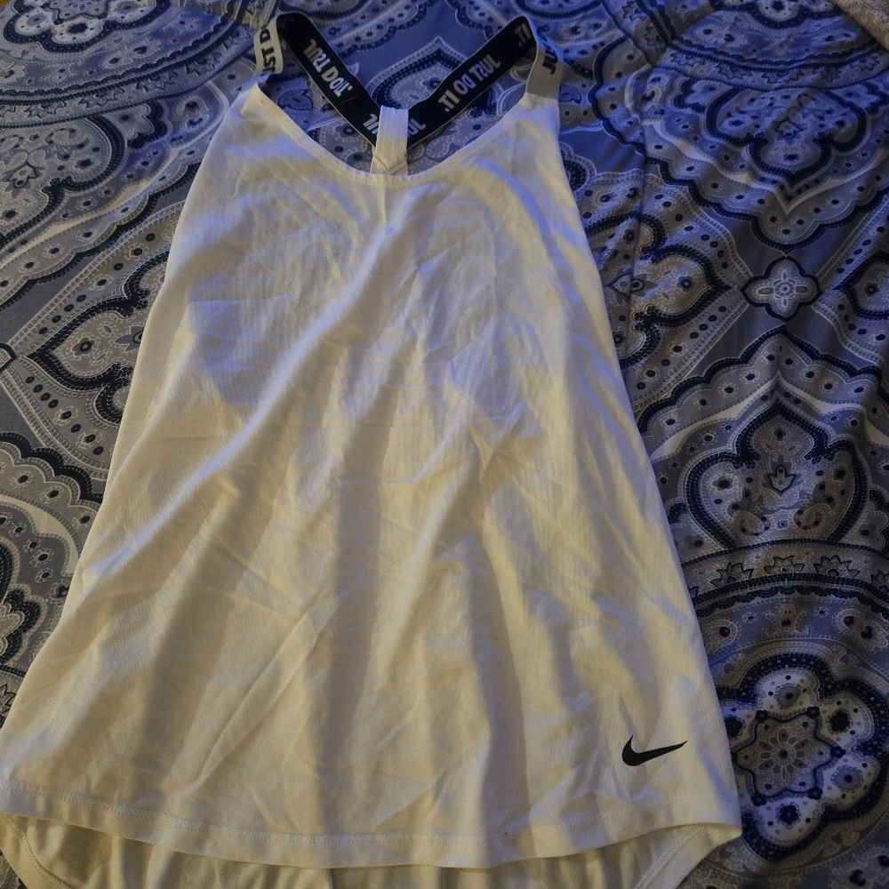 Nike top size s